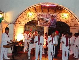 fiesta-en-la-plaza